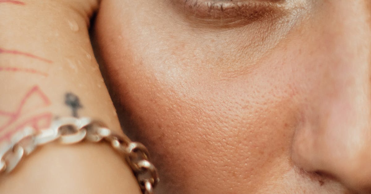 Comparing Color-Adjusting Eyebrow Pigments to Traditional Options