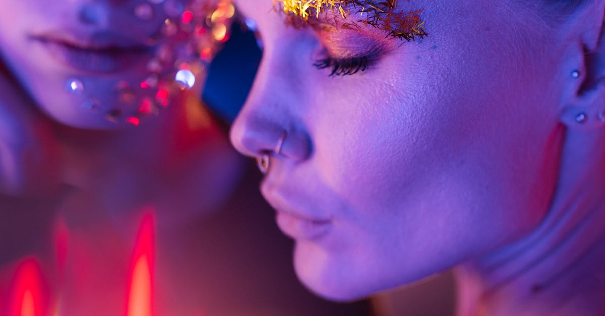 The Benefits of Using Stencils in Eyebrow Pigment Application